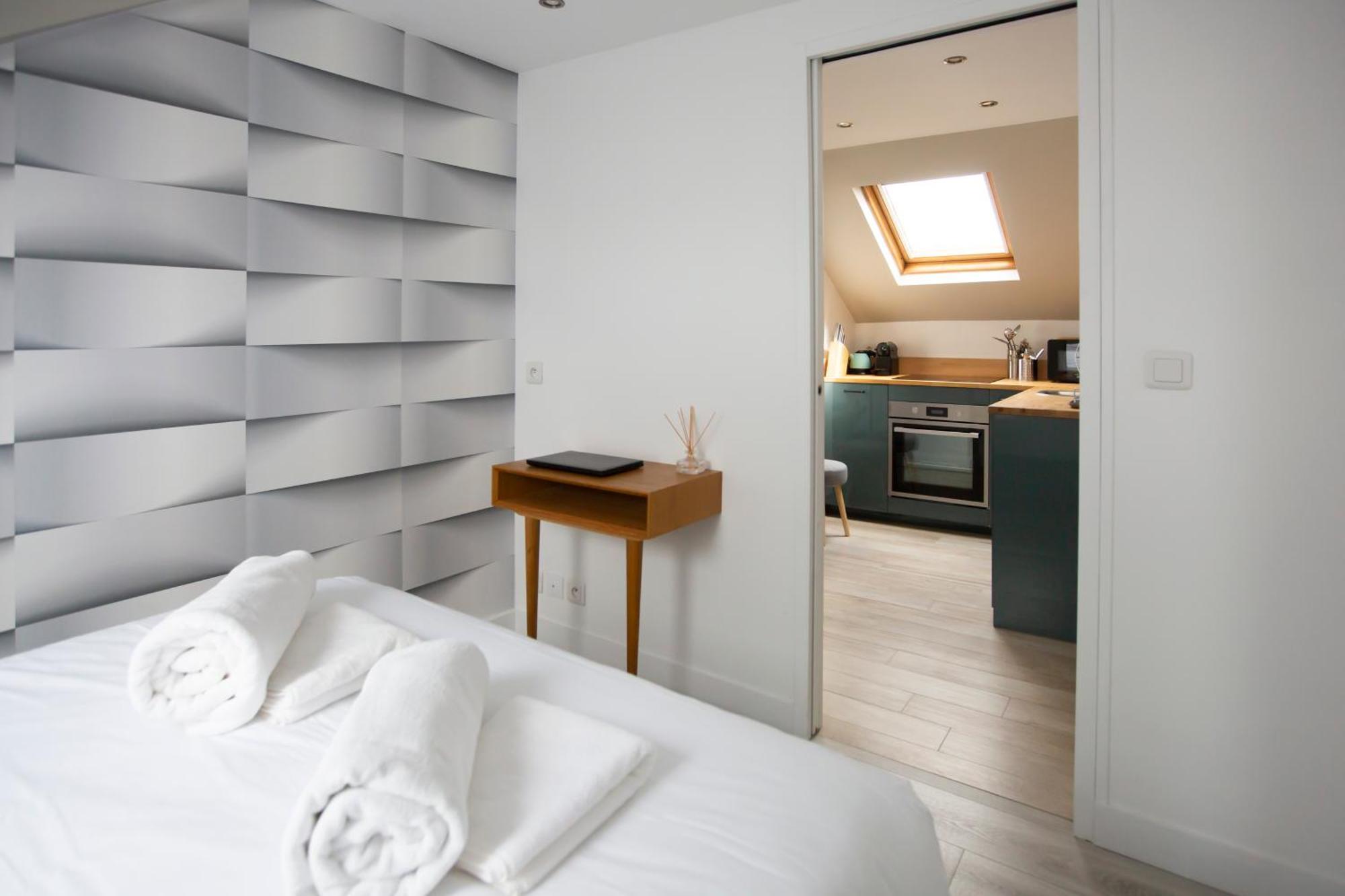 Modern Apartement In The City Center. Πουασί Εξωτερικό φωτογραφία